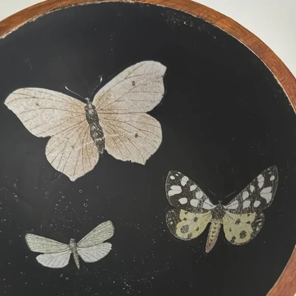 Butterfly Design Wooden Bowl Made in India - Picture 4 of 4